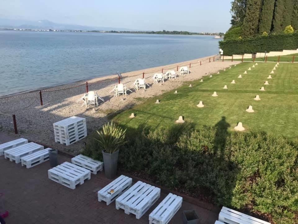 Appartamento Casa Vacanze Spiaggia D'Oro 데센자노델가르다 외부 사진