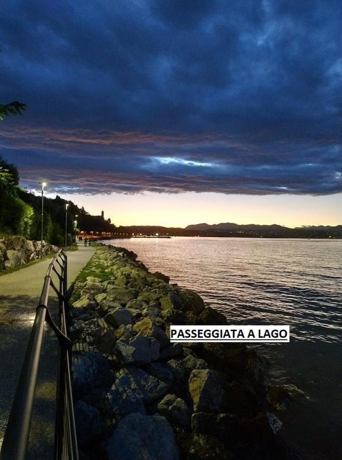 Appartamento Casa Vacanze Spiaggia D'Oro 데센자노델가르다 외부 사진