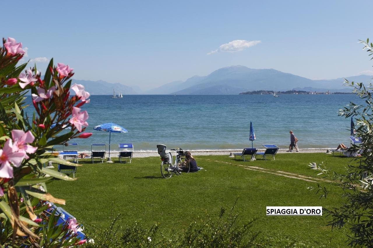 Appartamento Casa Vacanze Spiaggia D'Oro 데센자노델가르다 외부 사진