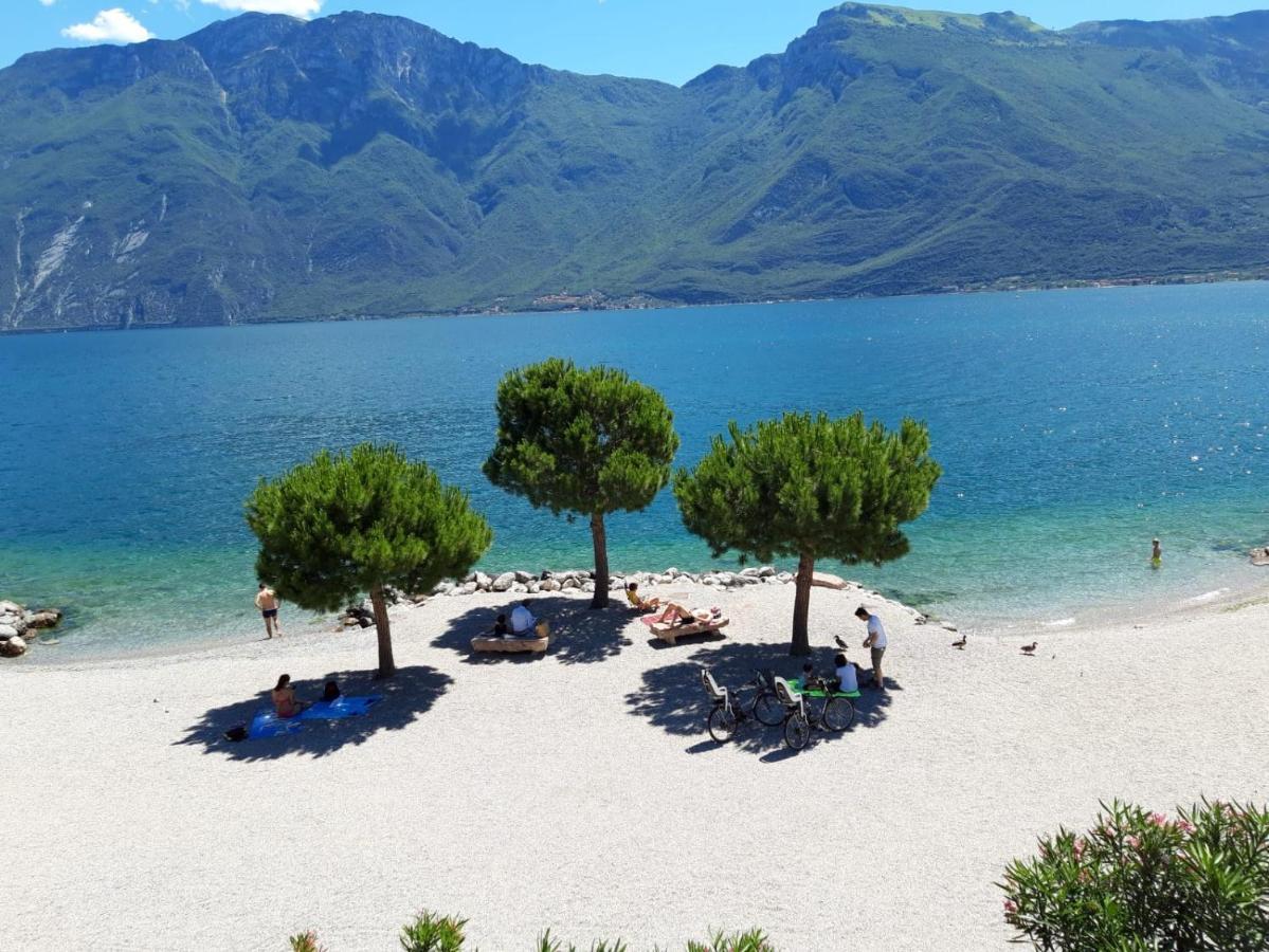 Appartamento Casa Vacanze Spiaggia D'Oro 데센자노델가르다 외부 사진