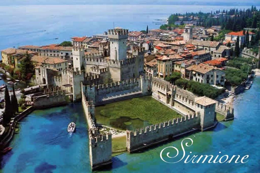 Appartamento Casa Vacanze Spiaggia D'Oro 데센자노델가르다 외부 사진