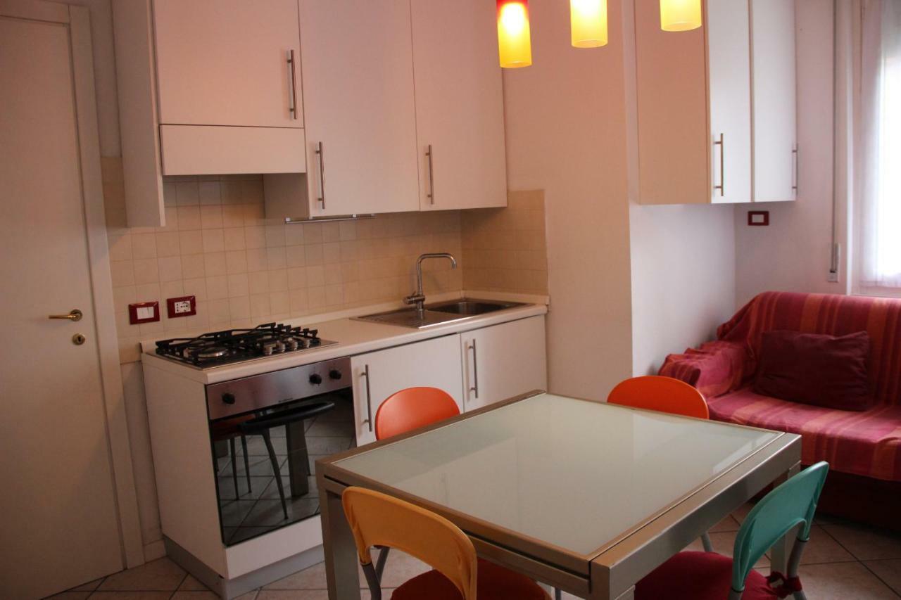 Appartamento Casa Vacanze Spiaggia D'Oro 데센자노델가르다 외부 사진