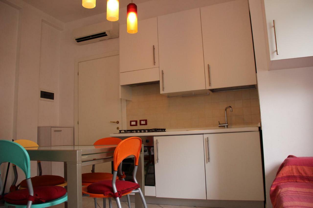Appartamento Casa Vacanze Spiaggia D'Oro 데센자노델가르다 외부 사진
